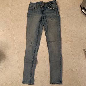 Light Wash Levi Skinny Jeans